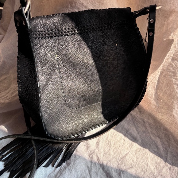 Black Leather saddle bag /shoulder bag/ leather purse with fringe .NWT - Picture 8 of 12